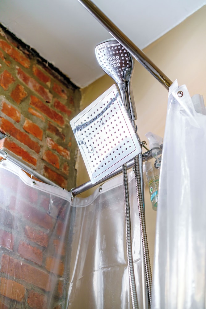 The Parkside by Jungle House – Short North Boutique Suites - Image 4