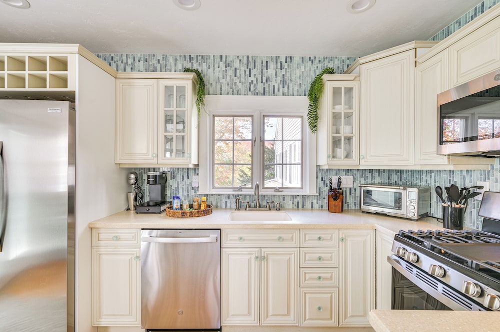 Scituate Apt < 1 Mi to Town Center!