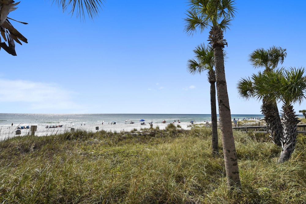 Gulf Highlands by Book That Condo