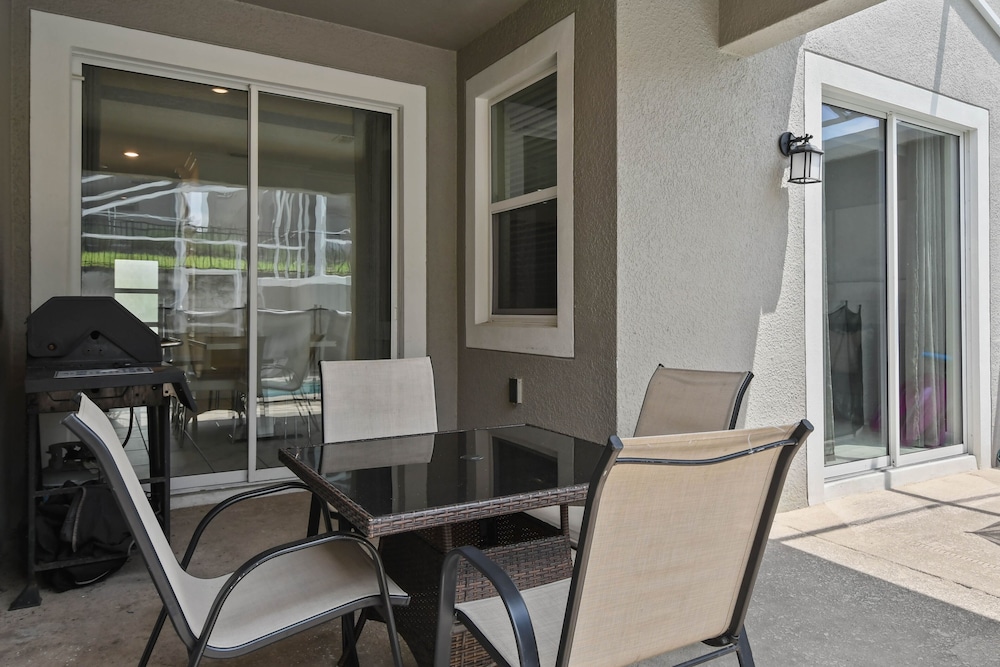 Cozy Family Retreat With Pool Near Disney World