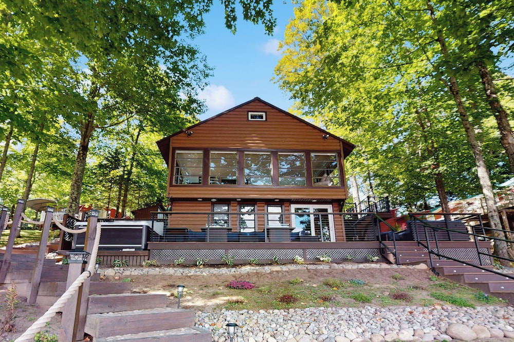 Hot Tub + Deck: Waterfront Home on Sacandaga Lake