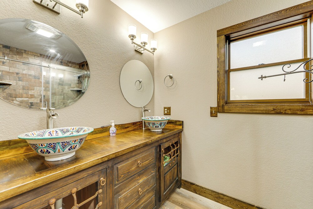 Riverfront Cabin w/ Mtn Views in Robbinsville