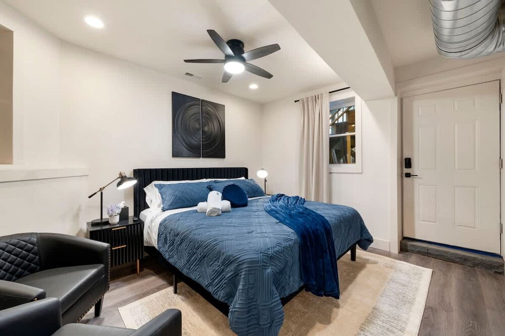 Luxury 2BR 2BA in Wicker Park