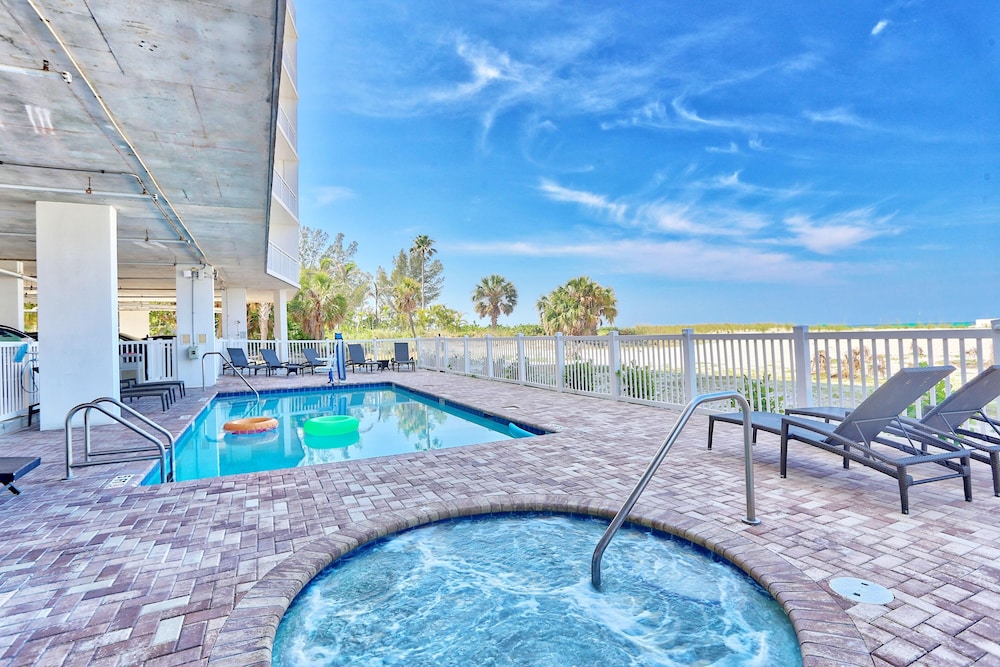 Oceana 203 West