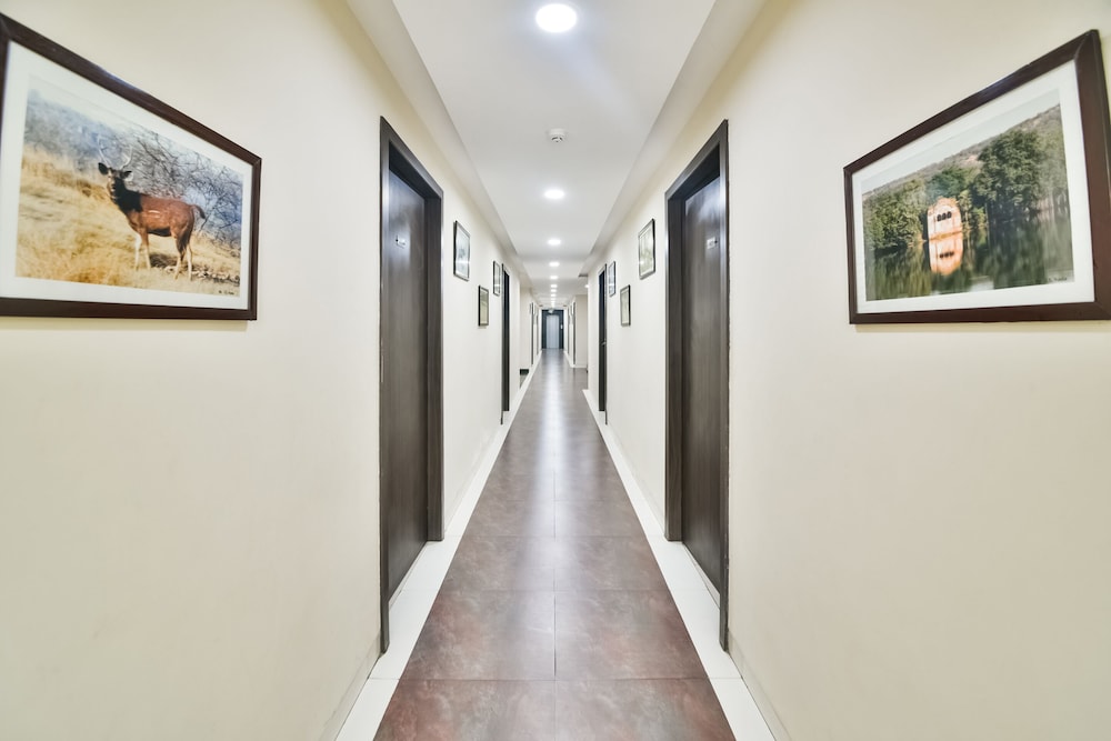 Hotel Flowers Inn