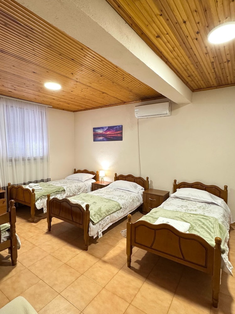 Shkodra Guesthouse photo 5