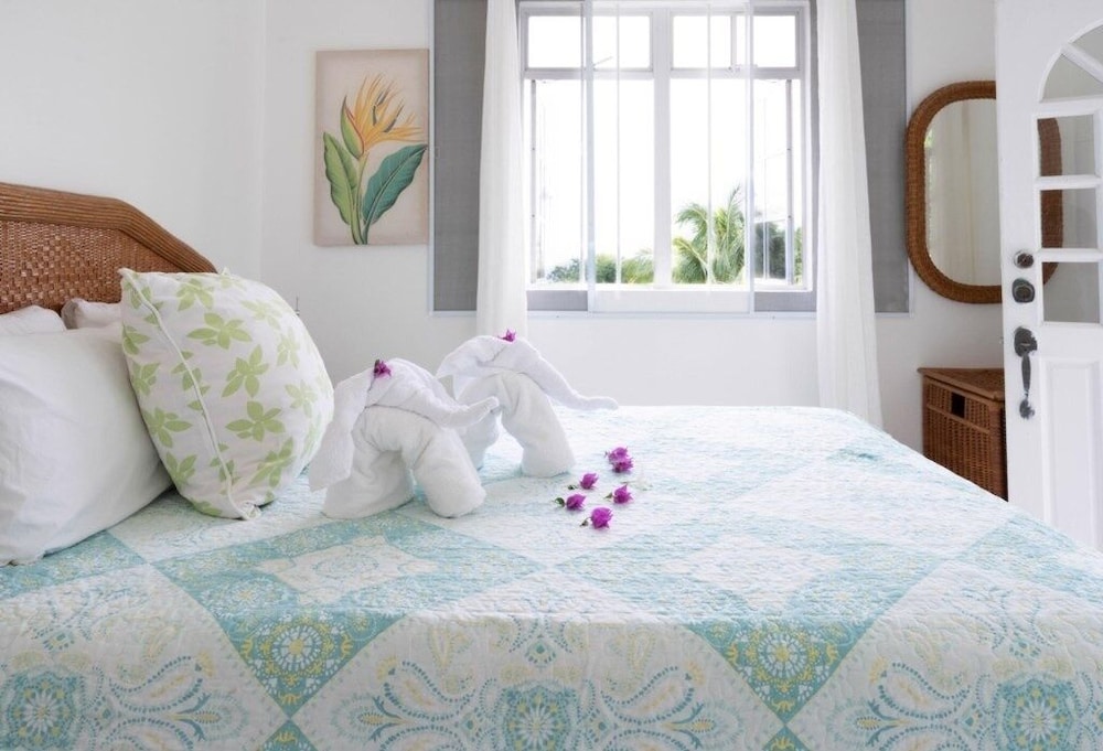 Two Bedroom Villa with Private Pool Near to Beaches - Date House 2 Villa by RedAwning view 2