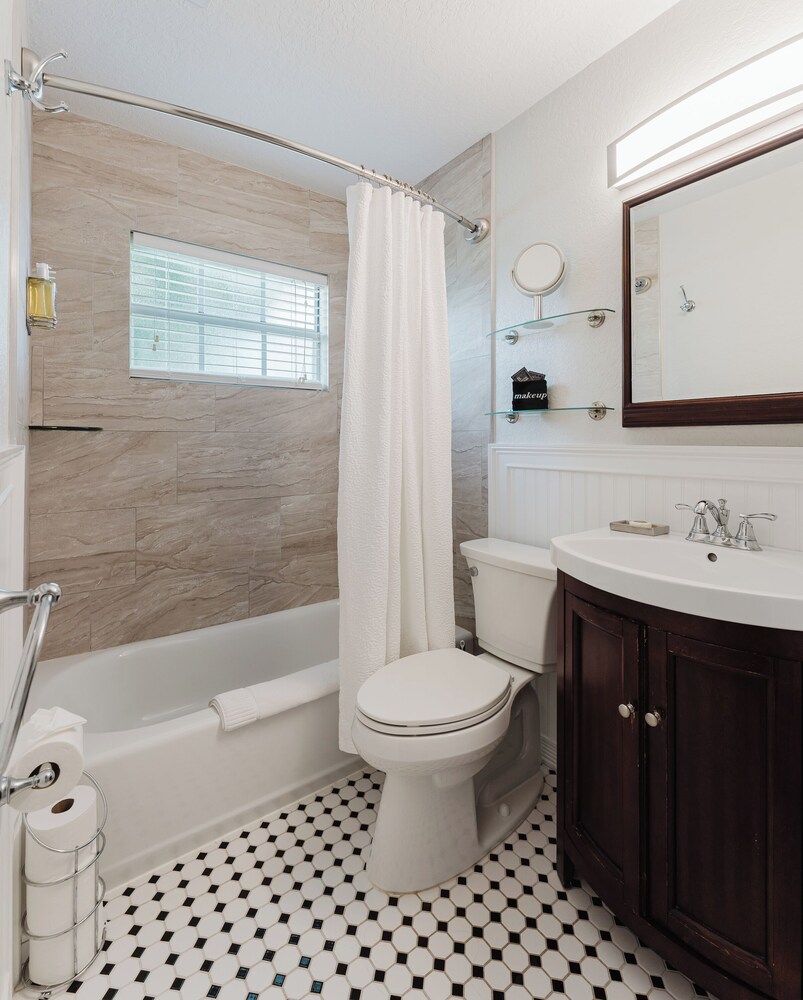 Nola Apartment
