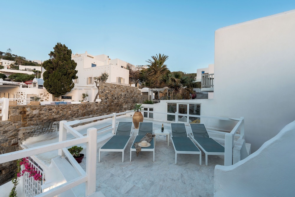 SeaView Central Suites