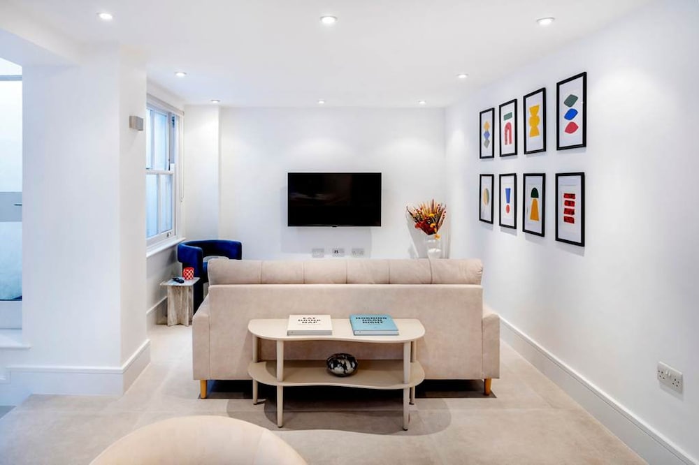 The Urban Minimalist- Notting Hill 2 Bed