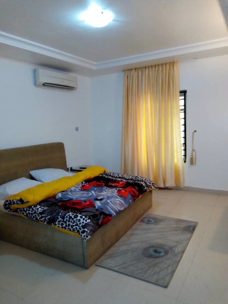 Reeve Court Apartment