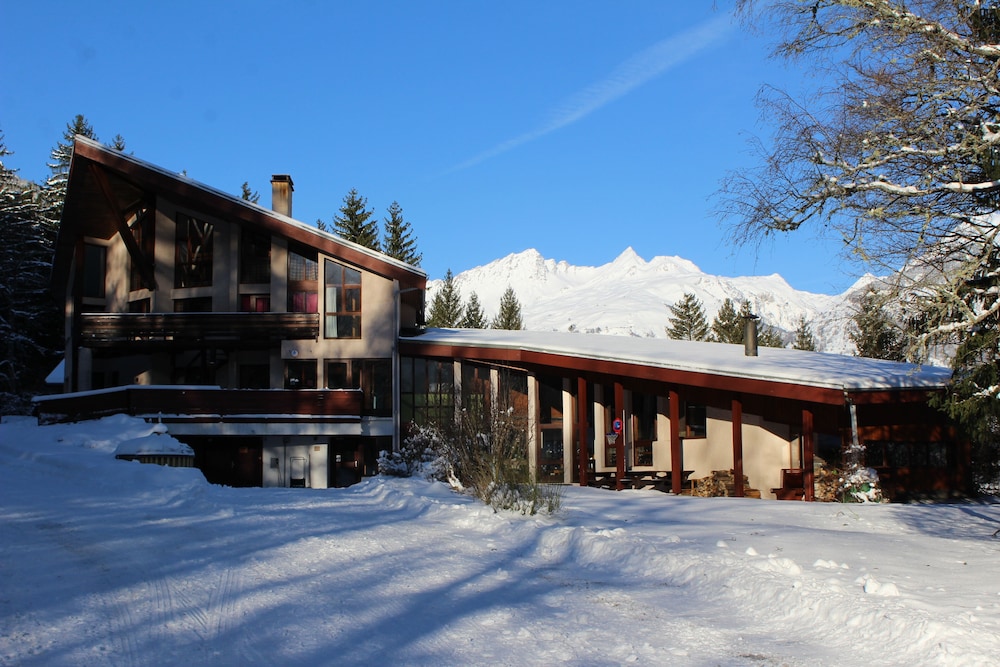 Auberge de Jeunesse HI Seez view 2