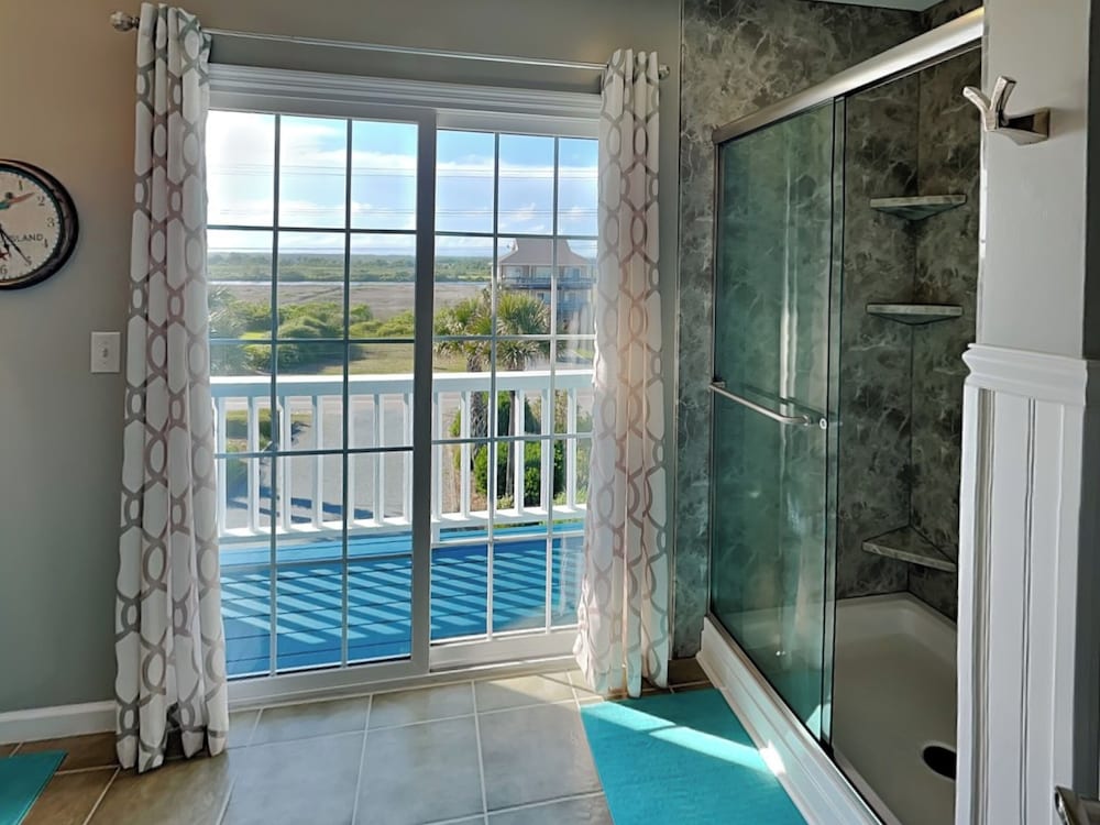 Blue Me A Wave by Topsail Realty