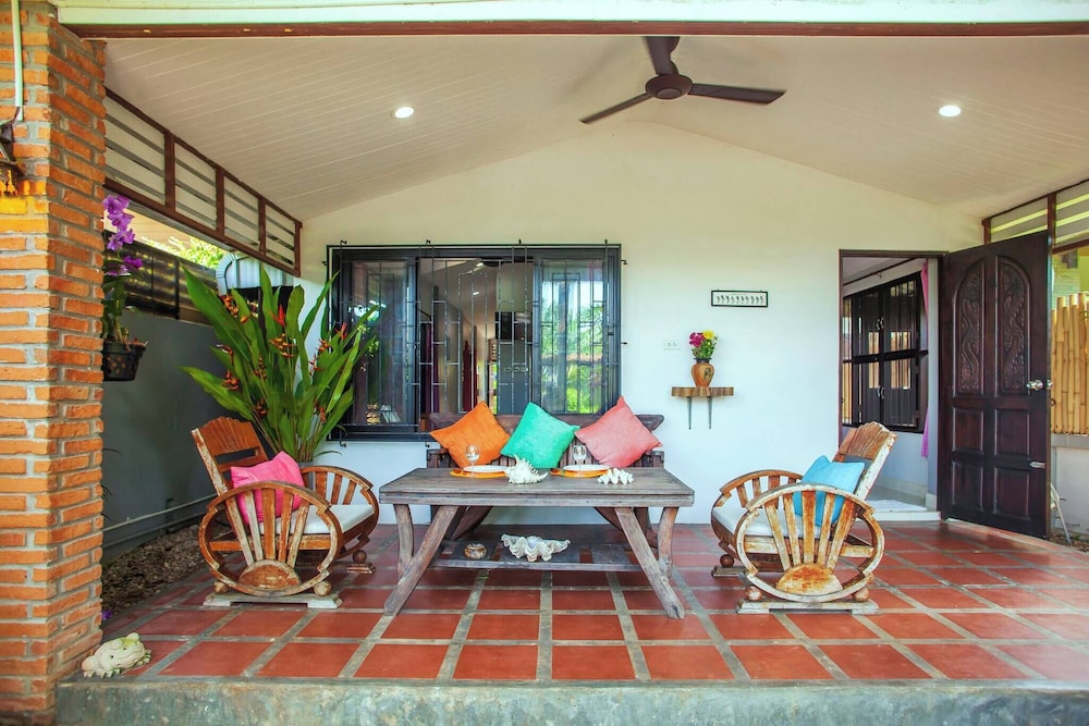 House 4 People sea View 100 m From the Beach