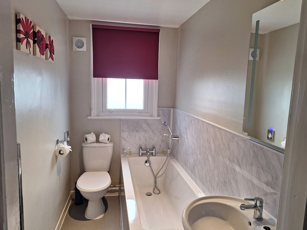 Room-comfortable Guest Room With a Bath