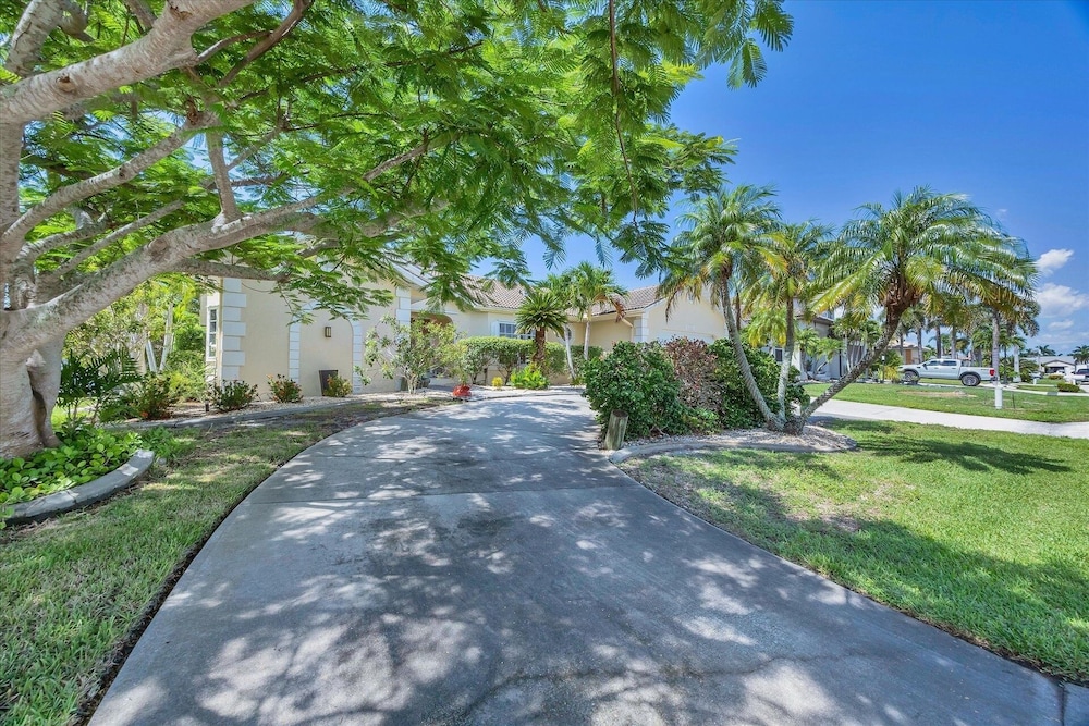 Punta Gorda 3-Bedroom Canalfront Vacation Home with Dock 3 Home