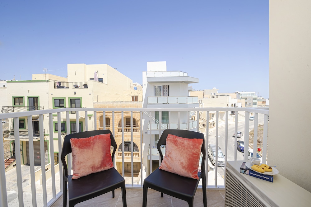 Mellieha Vacations - Summer Breeze with Panoramic terrace by Getaways Malta - Property Image 11