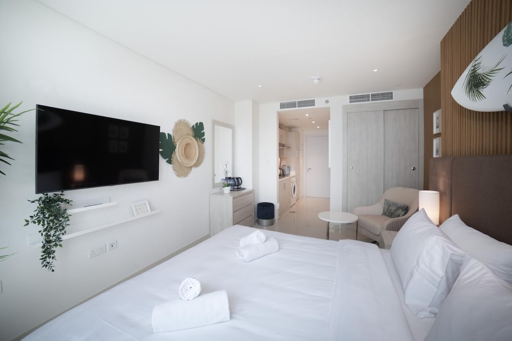Signature Studio W Full Sea View on Palm Jumeirah