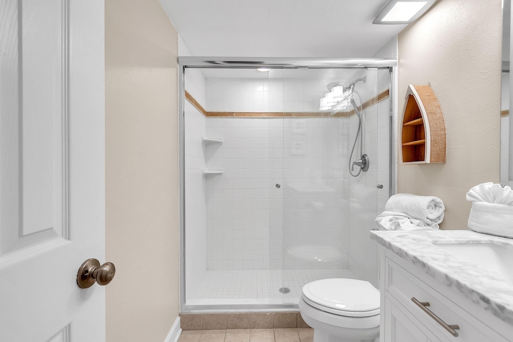 Land's End 11-306 Beach Front - Premier