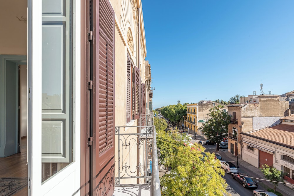 Carlo Apartment with Terrace by Wonderful Italy