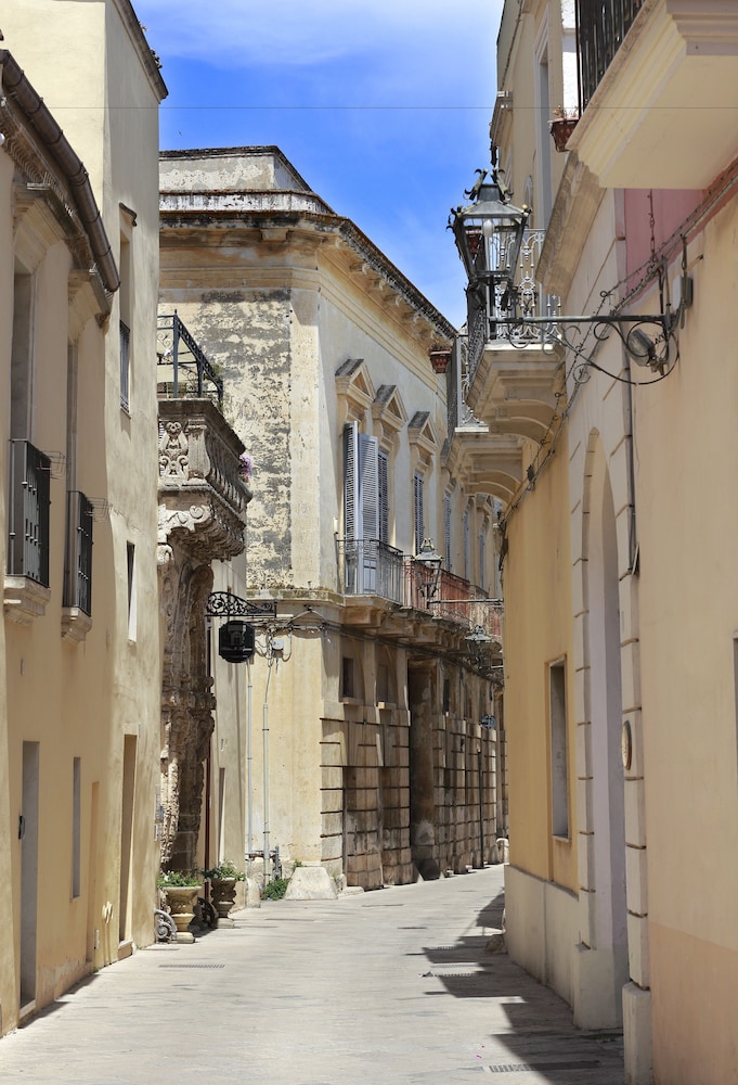 Personè Palace