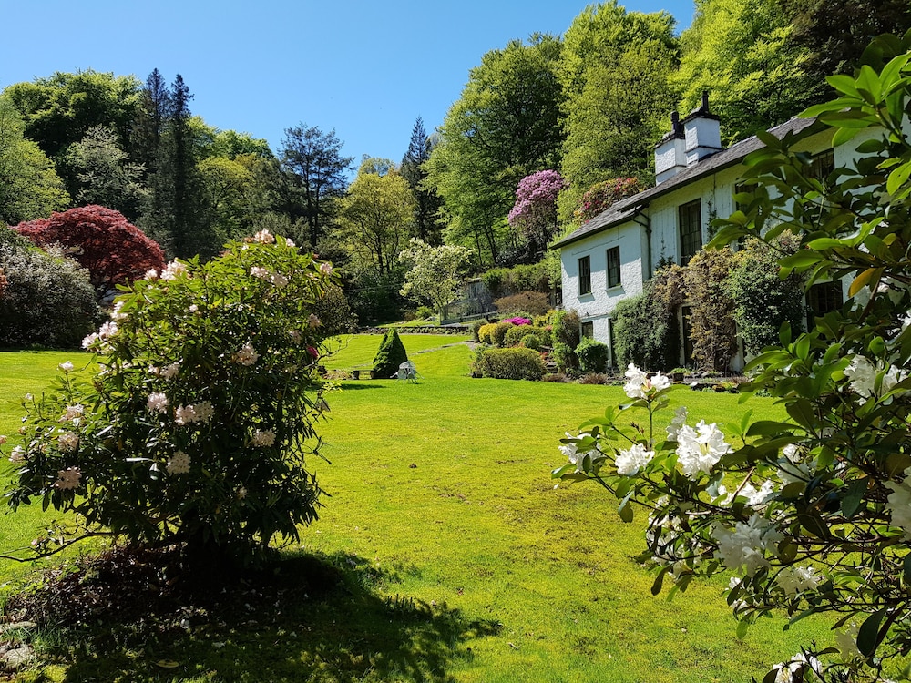 Foxghyll Country House B&B