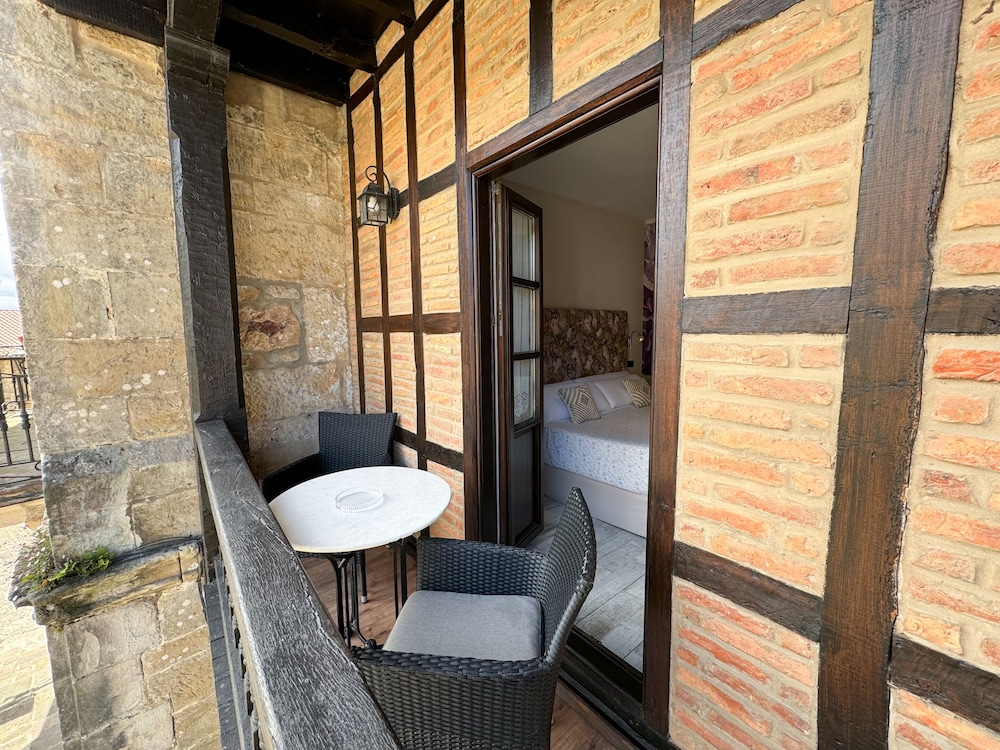 Akla Hotel Suites Santillana
