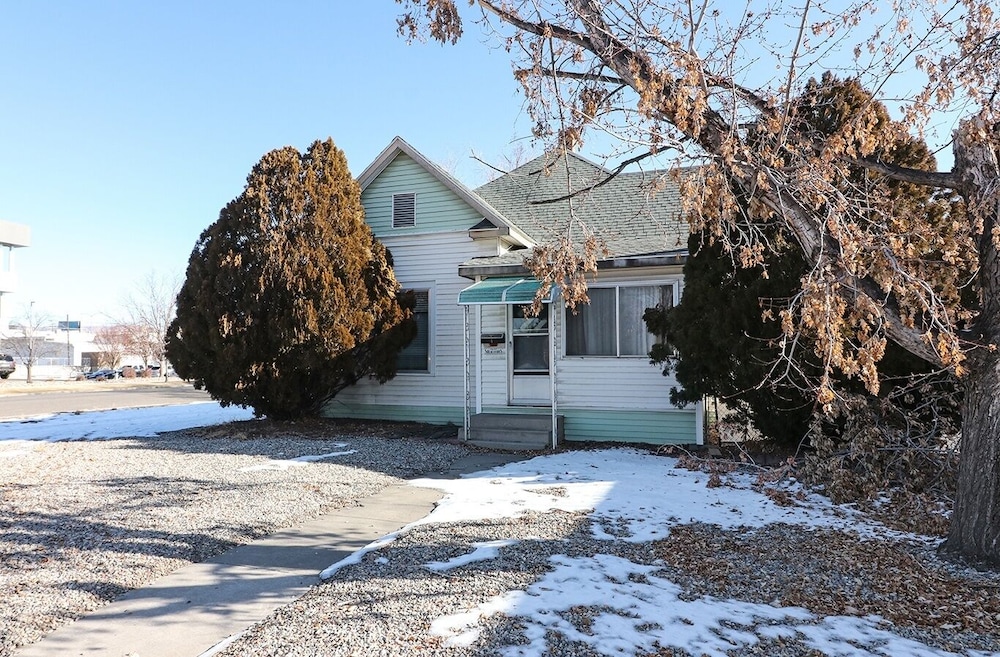 Vintage Parlor 2 Bedroom Home