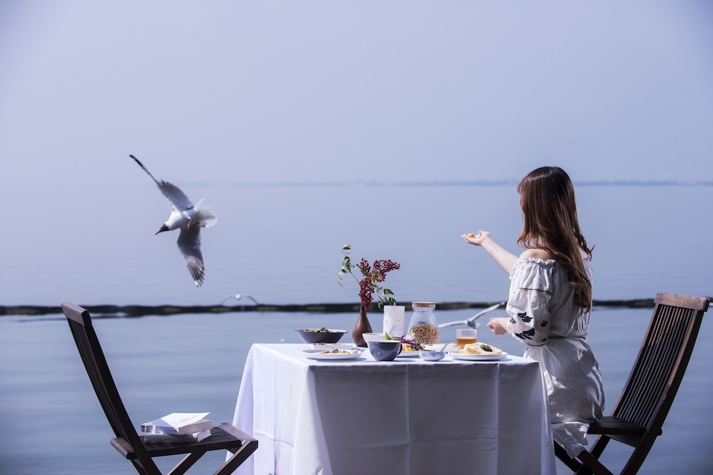 Yakamoz Erhai Hotel