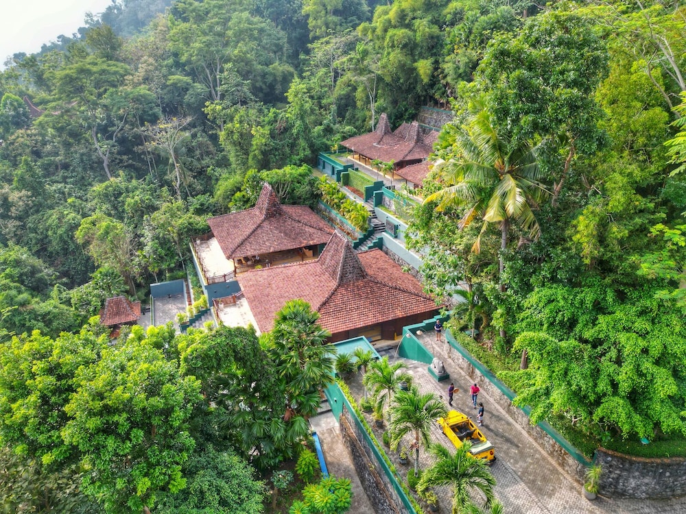 Hotel Villa Borobudur Resort - Image 1