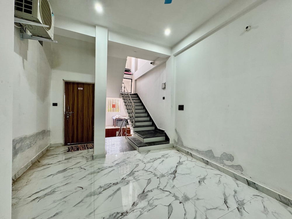 Hotel radha Aradhya Sadan