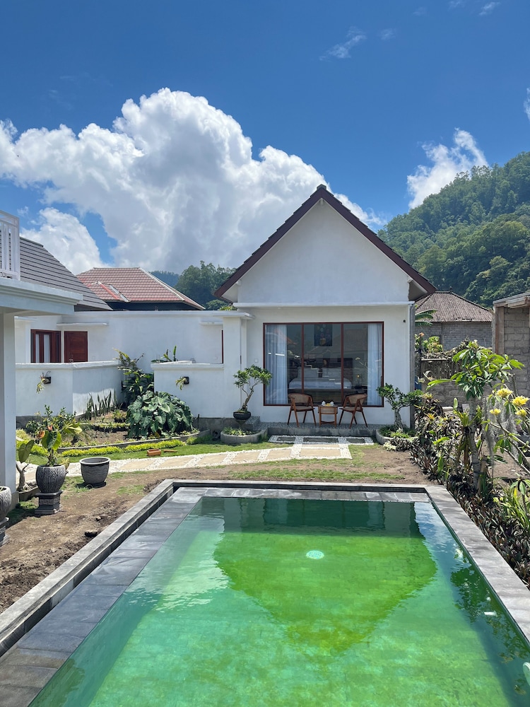 Green Caldera Estate