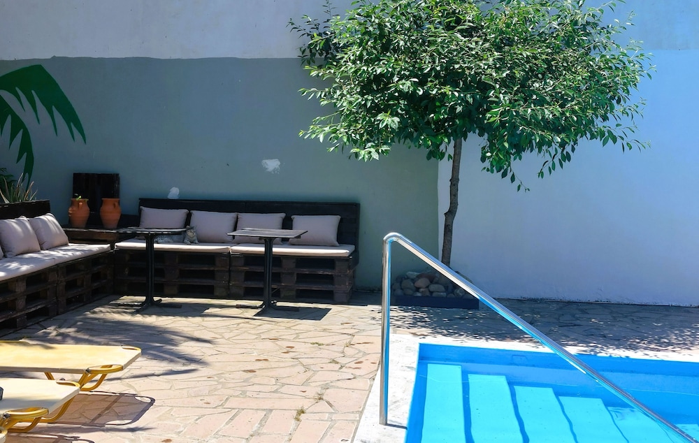 Omega Rooms Anaxos photo 5