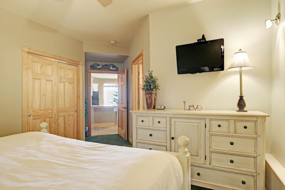 Sheep Mountain 20b 2 Bedroom Condo by RedAwning - Property Image 33
