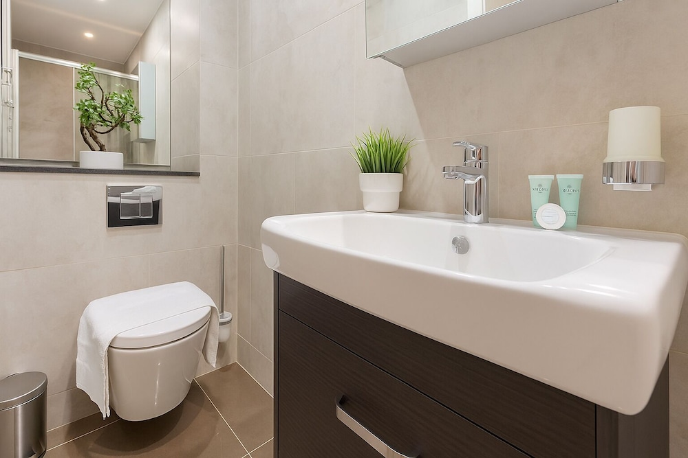 Modern Studio Flat in Hammersmith