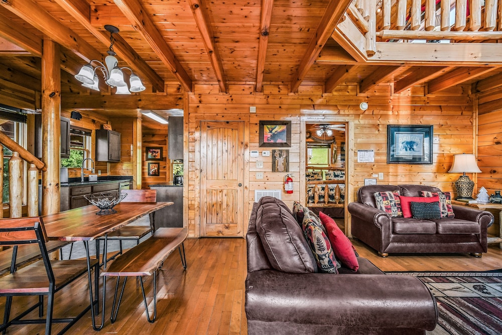 Extravagant View 3 Bedrooms 3 Bathrooms Cabin