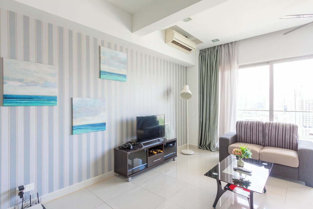 NaiBnB @ Regalia Residence