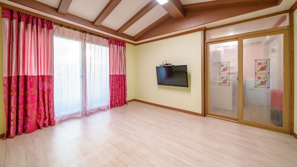 Gyeongju Clearmorning Petfriendlypension
