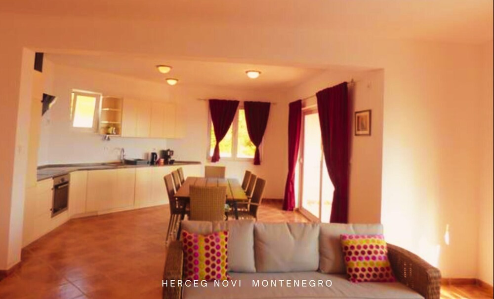 Superb Breathtaking Views 3bedroom All Day Sun view 4