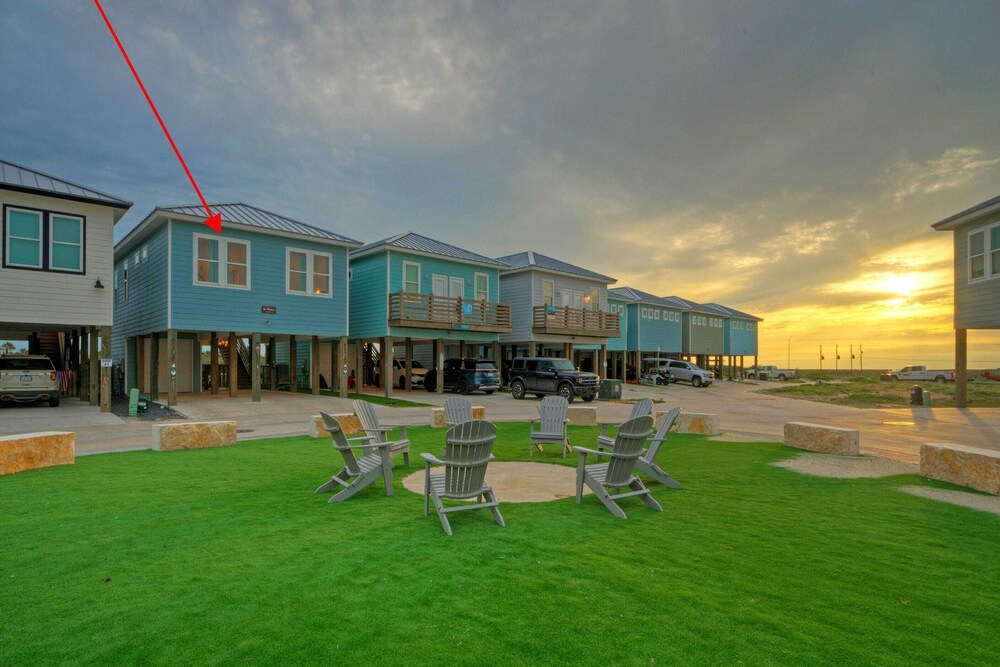 The Madison Pool, Mustang Island Beaches & Port A Fun Nearby