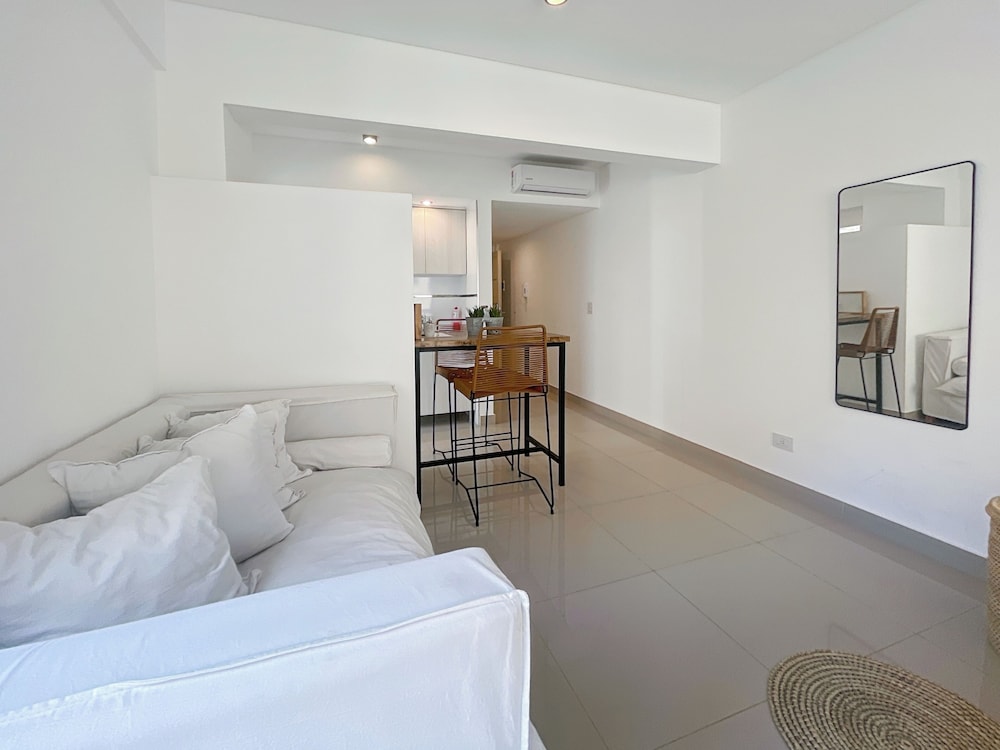 Ayres Suites Moreno