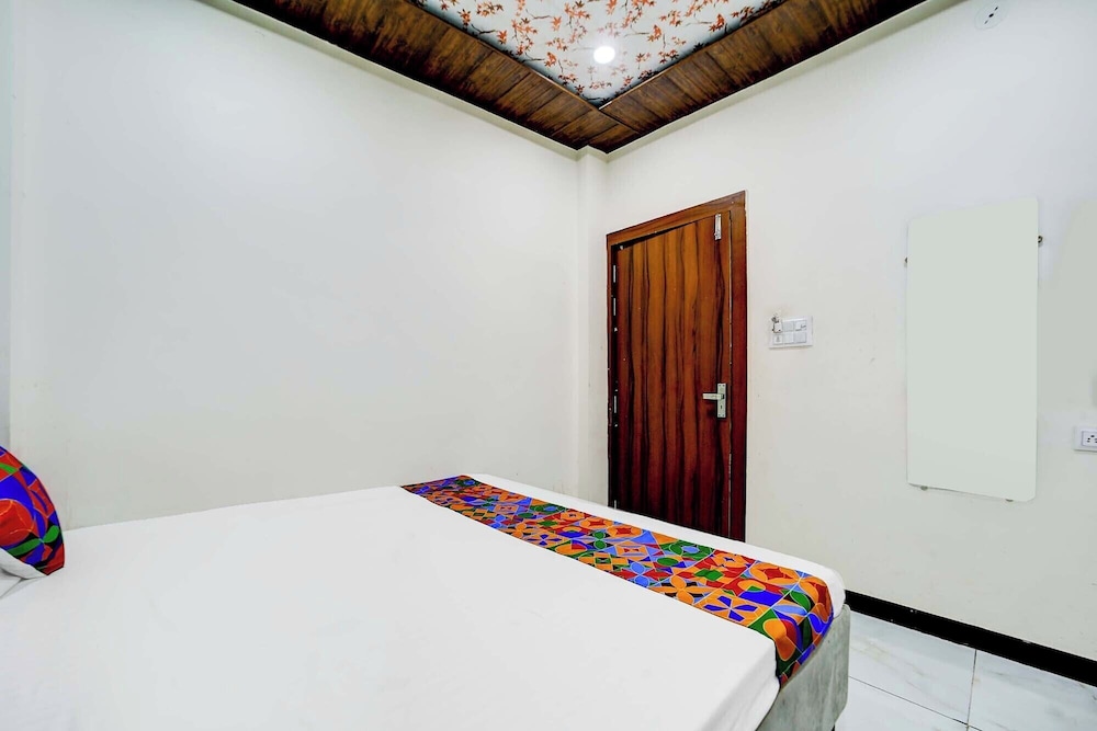 Fabhotel Mahak Palace