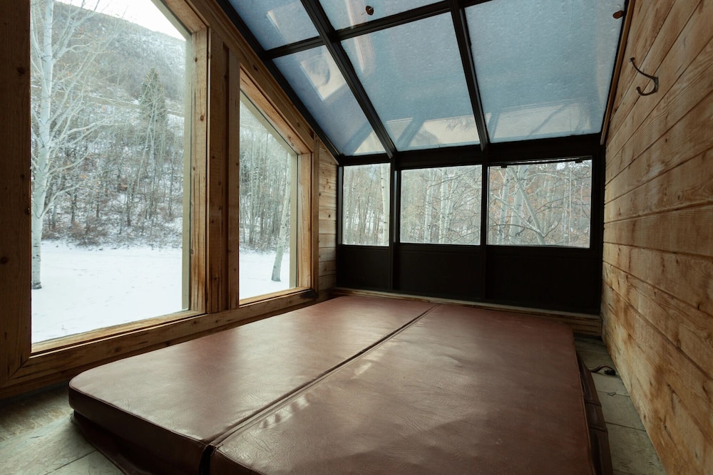 Queen Esther at Deer Valley Resort - Three Bedroom Condo with Hot Tub #2358 3 Condo