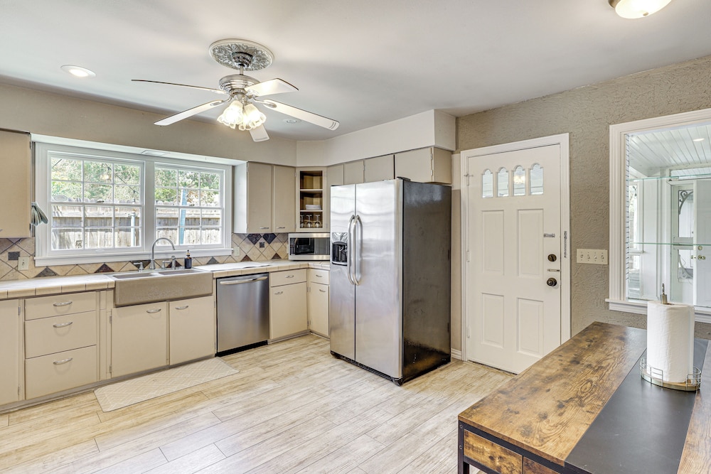 Half-mi to Campus! Lubbock Home w/ Fenced Yard