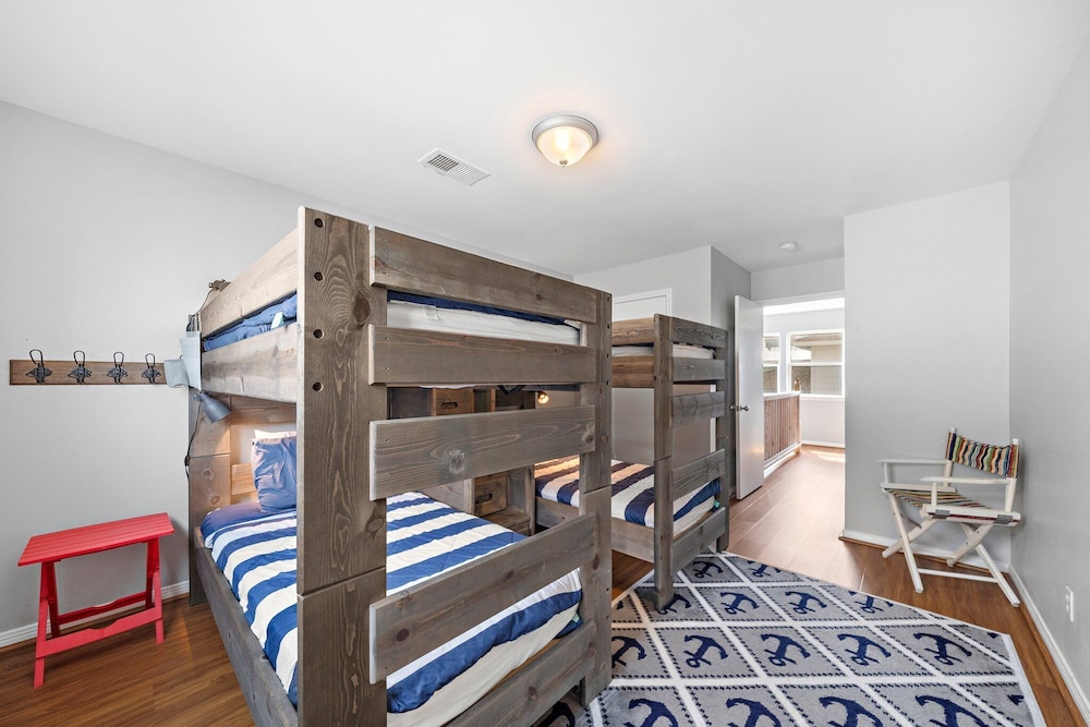Crab Claw by Ryson Vacation Rentals