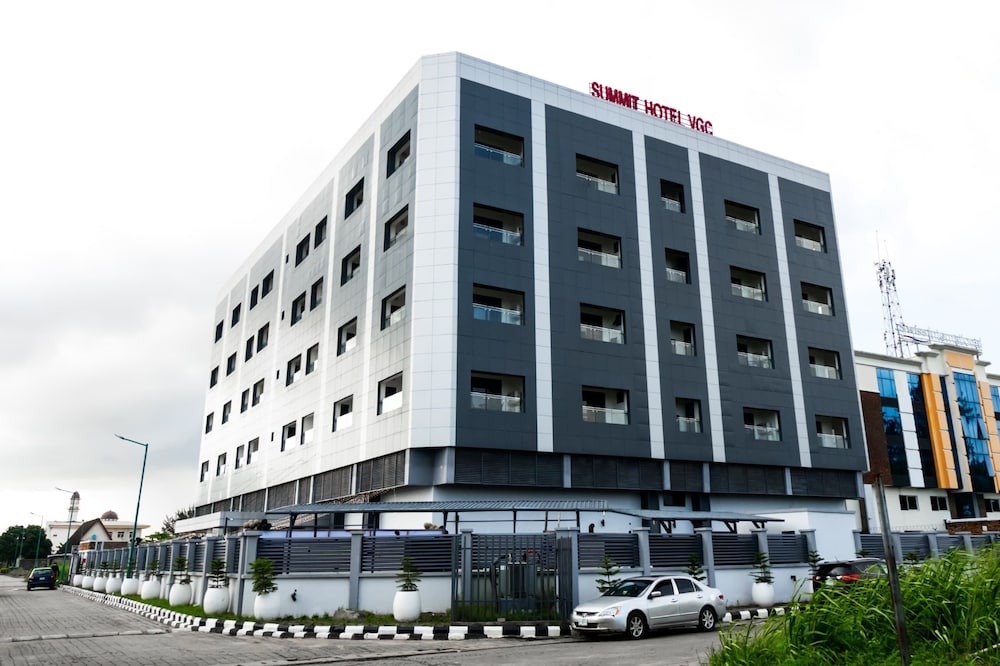 Summit Hotel and Apartments VGC