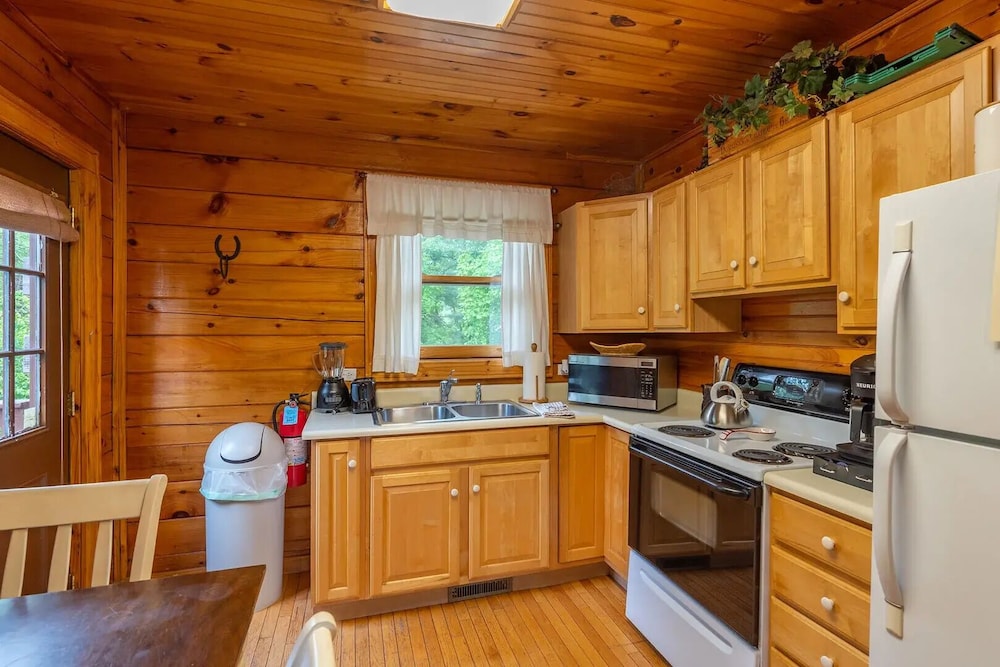 Engadine Inn  Cabins - Property Image 71