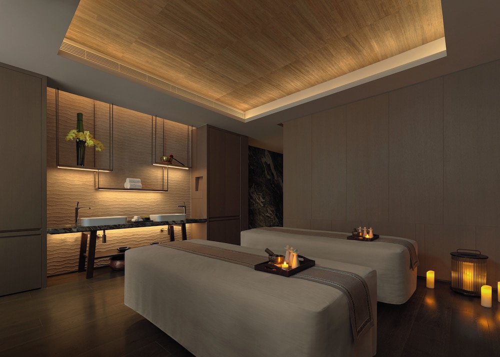 Mandarin Oriental, Shenzhen 60