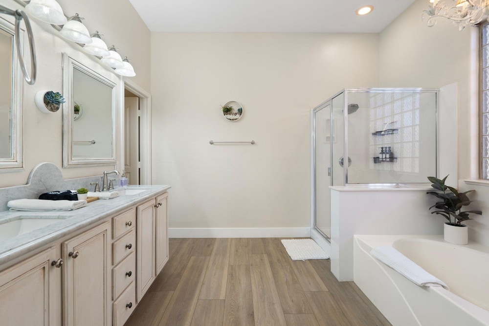Dublin in Gilbert With 4 Bedrooms and 2 Bathrooms