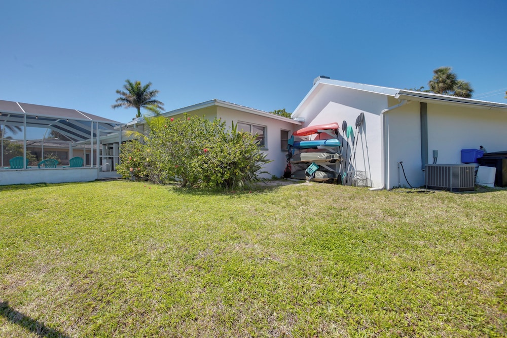 2 Mi to Beach: Canal-front Home in Cape Coral!